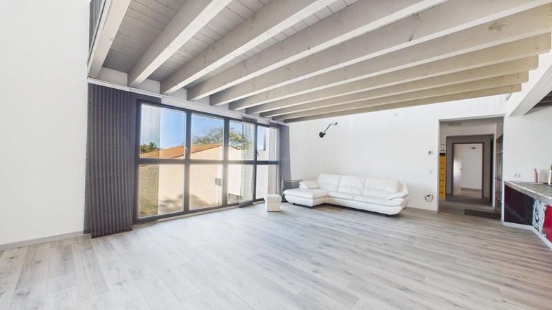 Appartement - 202 m² - 6 pièces