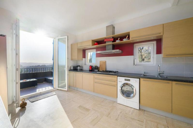 Maison - 205 m² - 6 pièces