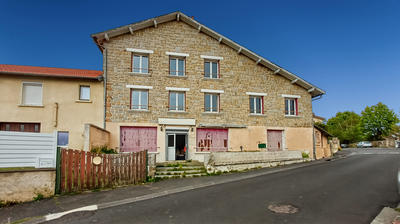 Immeuble - 214 m² - 14 pièces