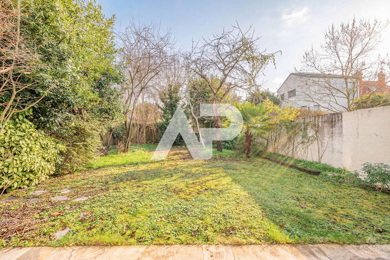 Maison - 152 m² - 8 pièces