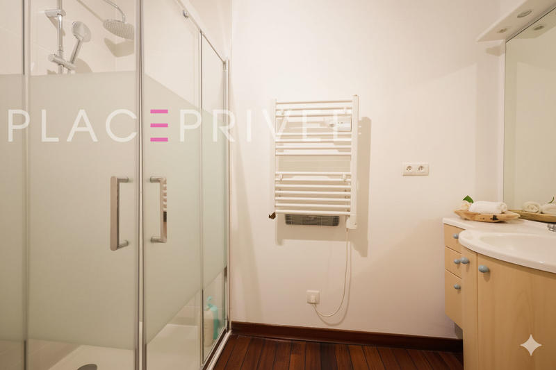 Maison - 200 m² - 6 pièces