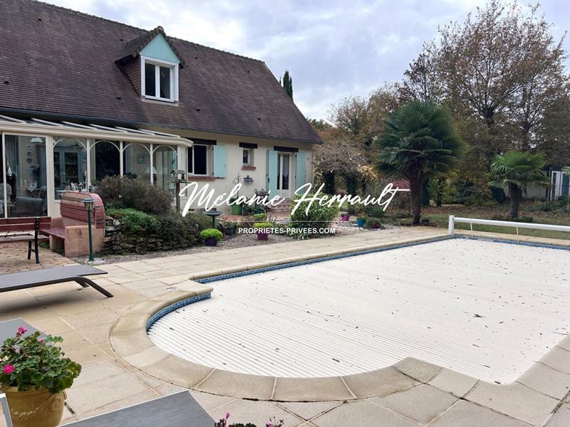 Maison - 223 m² - 9 pièces