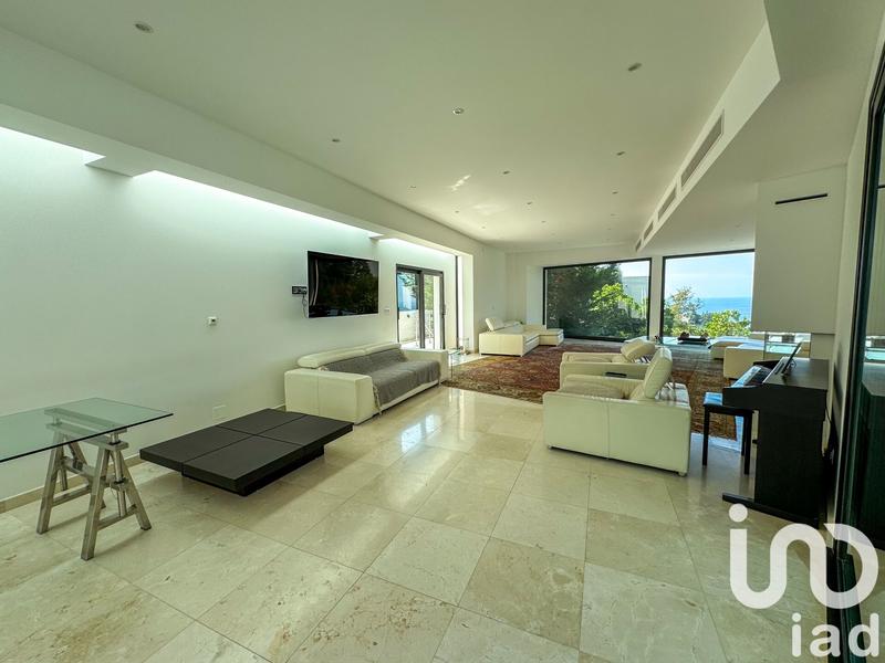 Maison - 510 m² - 7 pièces