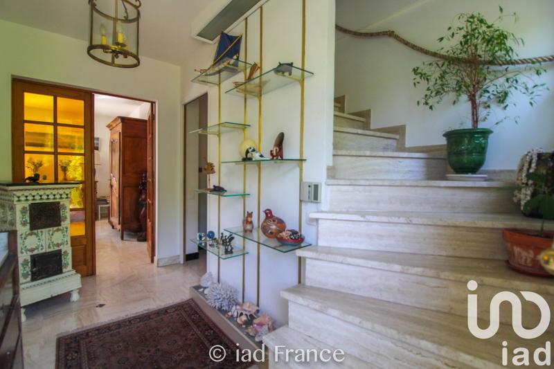 Maison - 181 m² - 8 pièces