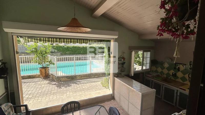 Villa - 100 m² - 5 pièces