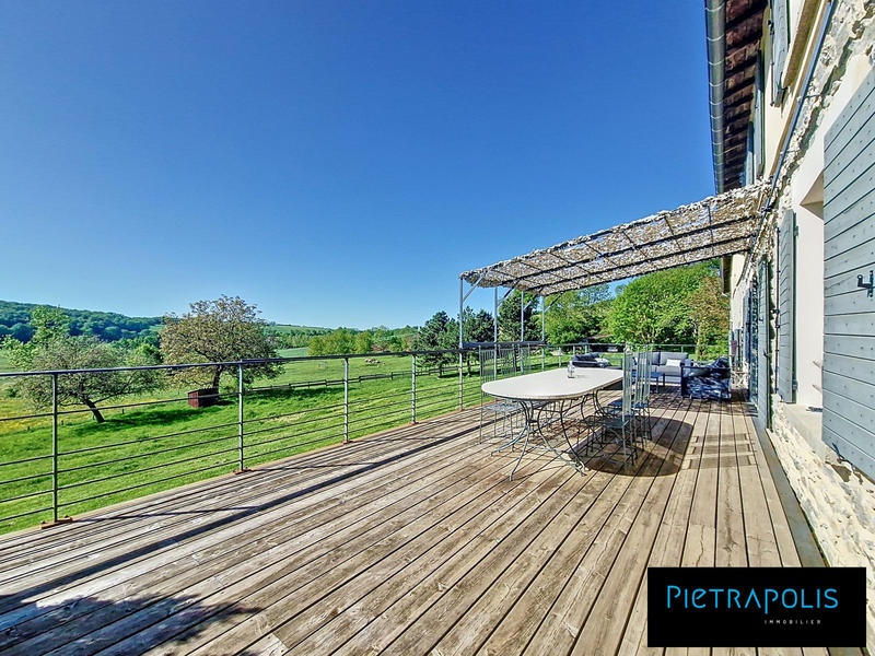 Maison - 375 m² - 12 pièces