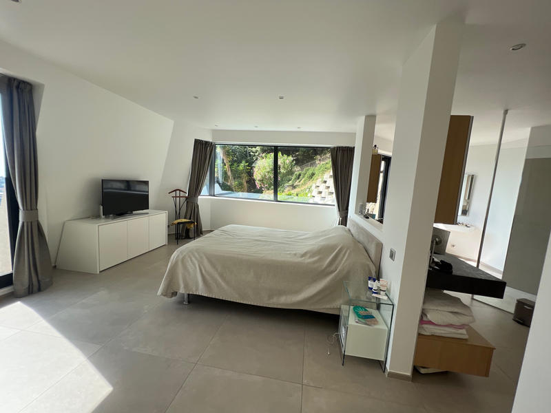 Villa - 335 m² - 7 pièces