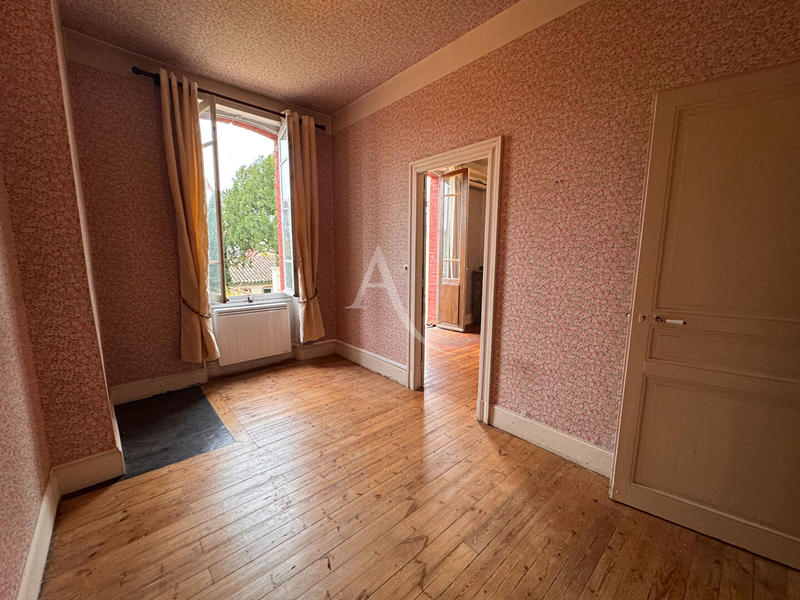 Maison - 208 m² - 8 pièces