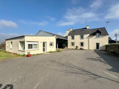 Maison - 169 m² - 12 pièces