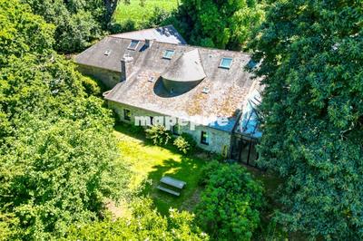 Maison - 1 275 m² - 19 pièces