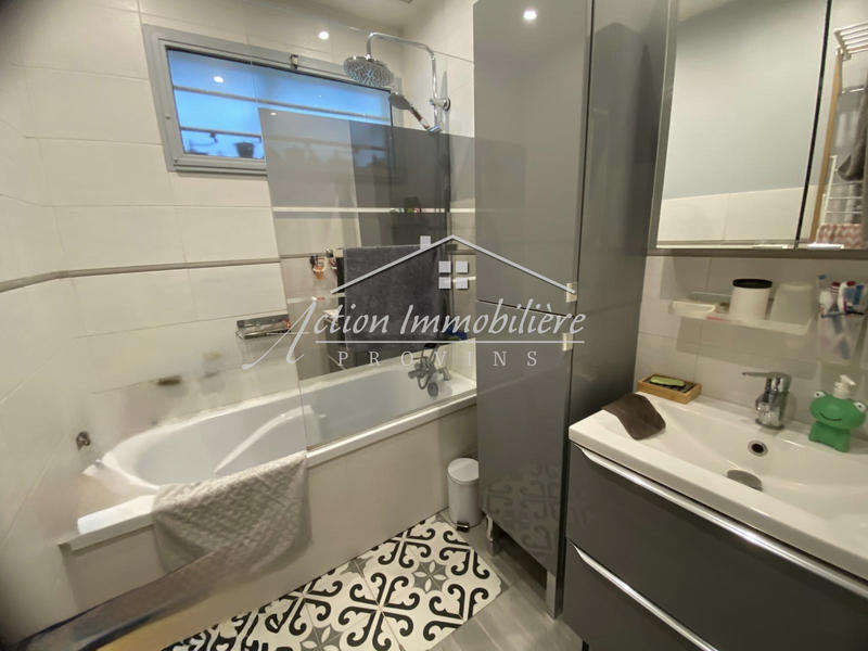 Maison - 92 m² - 5 pièces