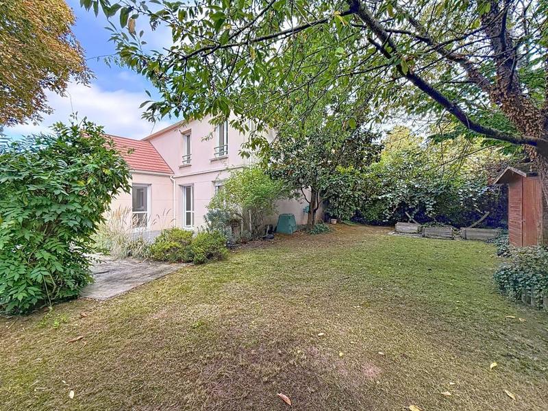 Maison - 163 m² - 8 pièces