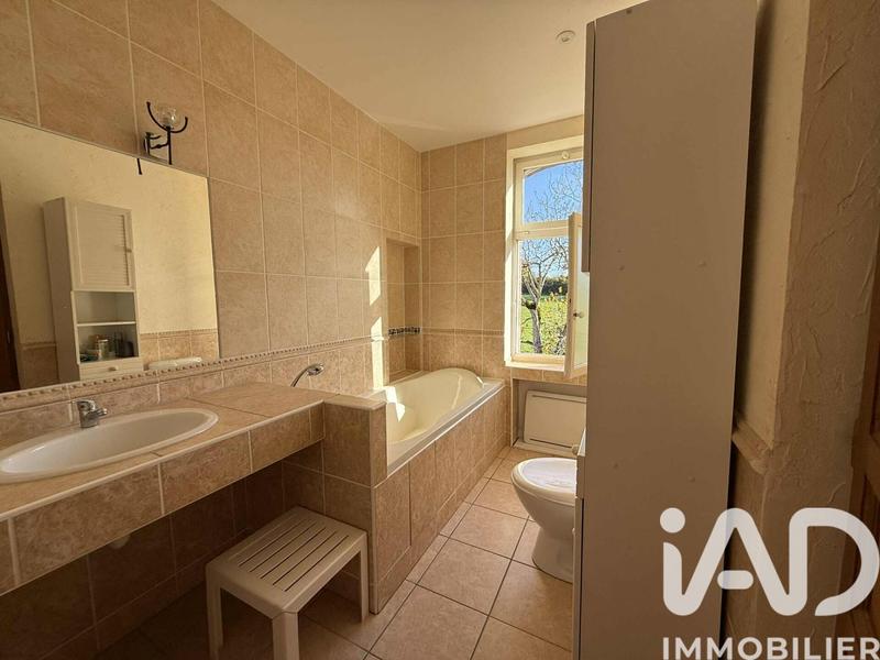 Maison - 211 m² - 9 pièces