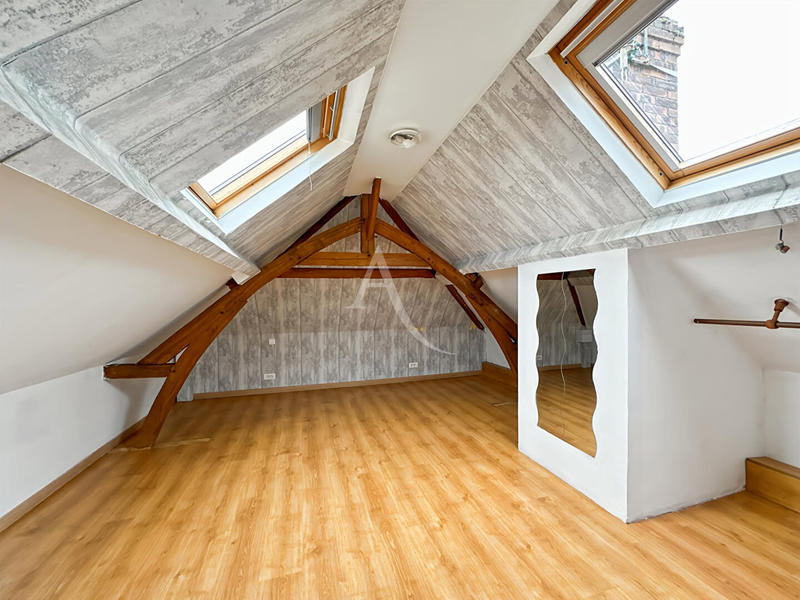 Maison - 90 m² - 5 pièces