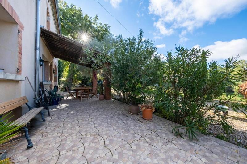 Maison - 253 m² - 7 pièces