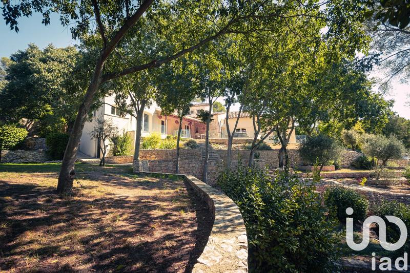 Maison - 220 m² - 6 pièces