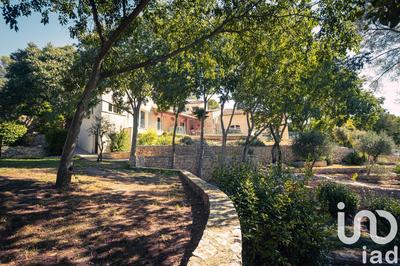 Maison - 220 m² - 6 pièces