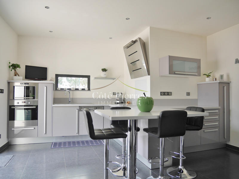 Villa - 210 m² - 6 pièces