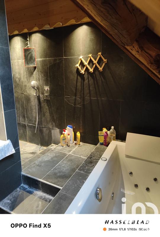 Maison - 261 m² - 9 pièces