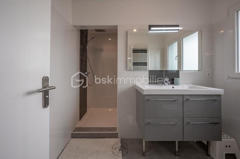 Maison - 166 m² - 8 pièces