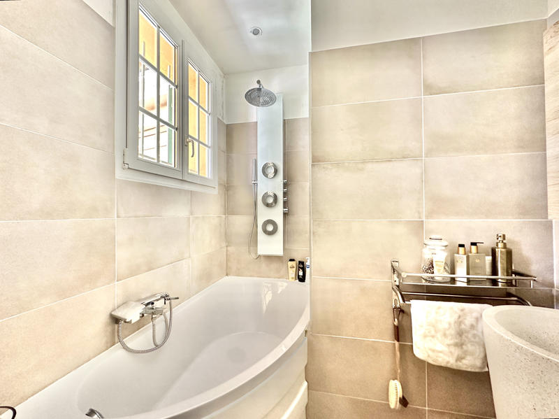 Villa - 140 m² - 6 pièces