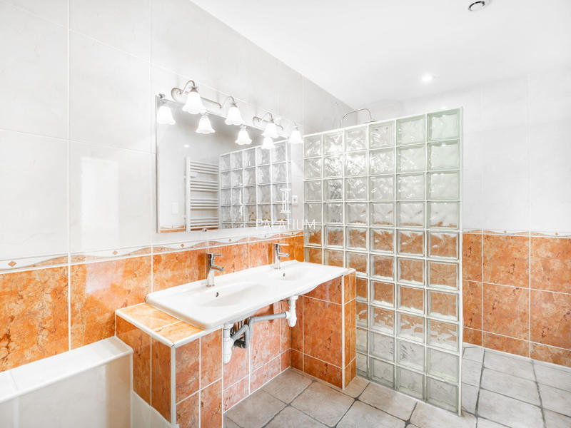 Maison - 165 m² - 5 pièces