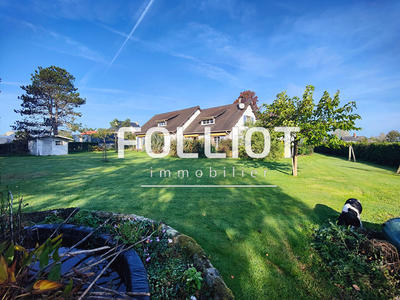 Maison - 239 m² - 5 pièces