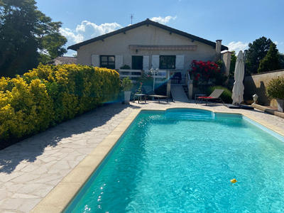 Propriété - 250 m² - 5 pièces