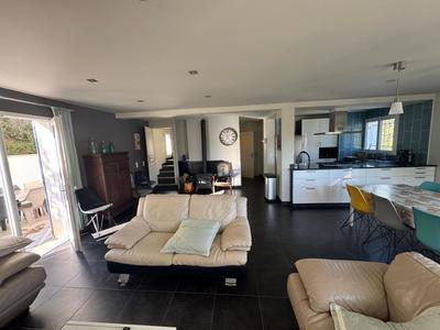 Villa - 159 m² - 8 pièces