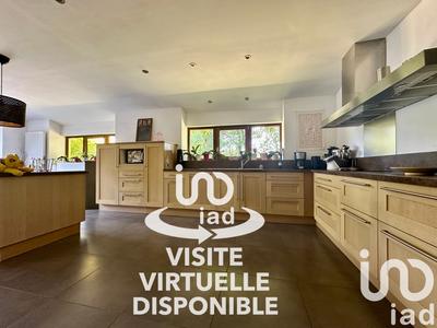 Maison - 209 m² - 8 pièces