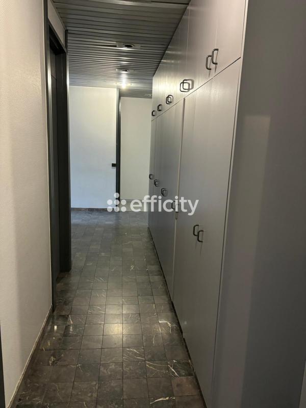 Bureau - 129 m² - 8 pièces