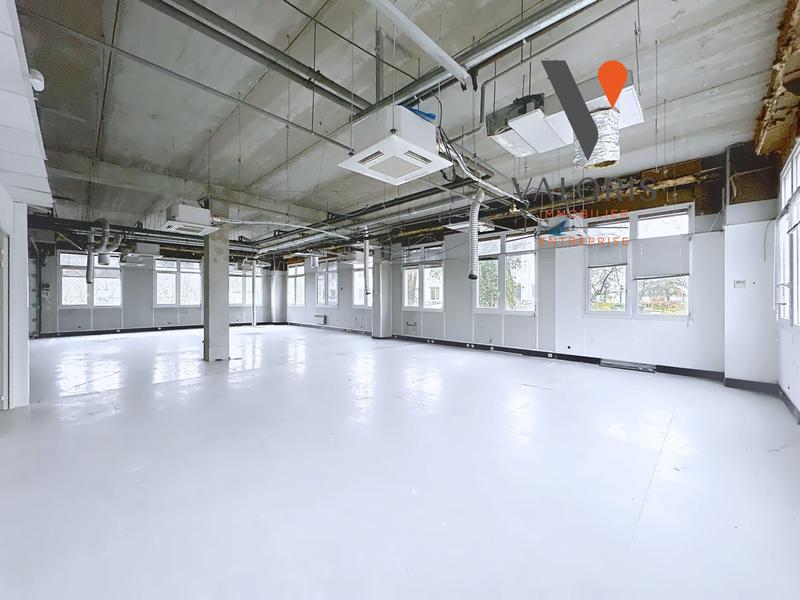 Local d'activités - 431 m²