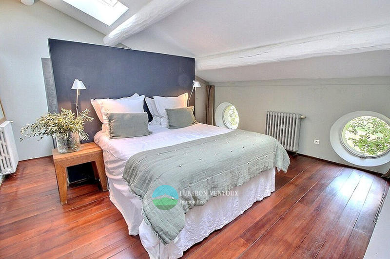 Propriété - 780 m² - 16 pièces