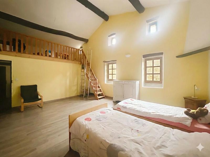 Propriété - 190 m² - 7 pièces