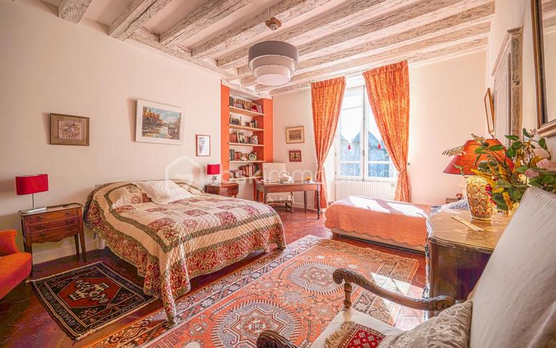 Maison - 303 m² - 10 pièces