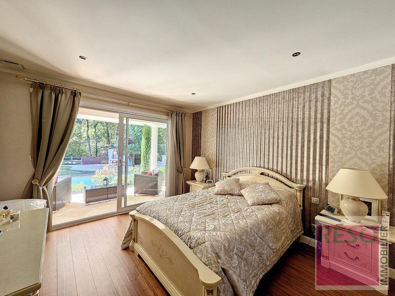 Villa - 274 m² - 7 pièces