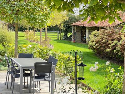 Propriété - 690 m² - 27 pièces