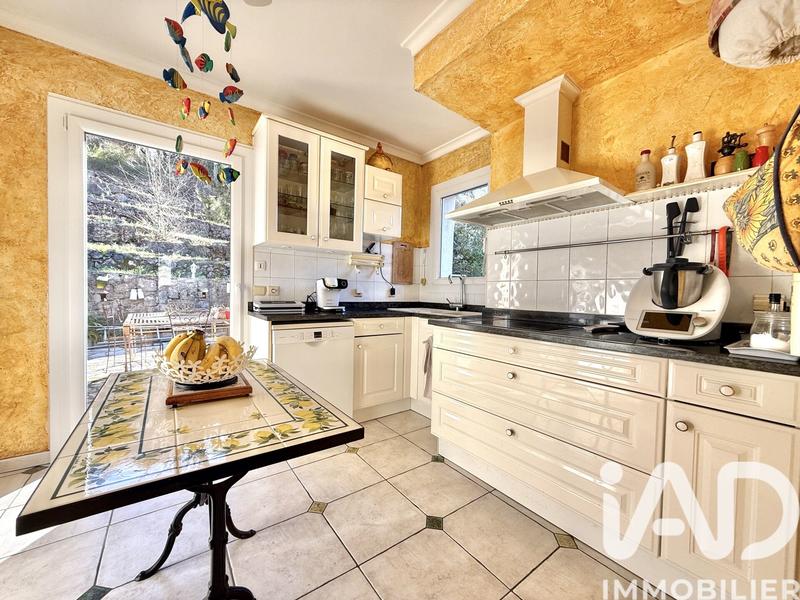 Maison - 190 m² - 8 pièces