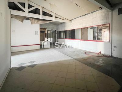 Local commercial - 225 m² - 1 pièce