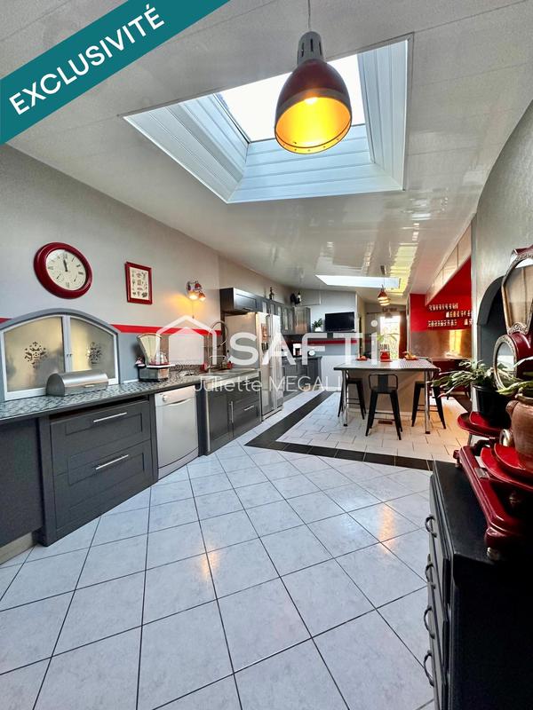 Maison - 385 m² - 10 pièces