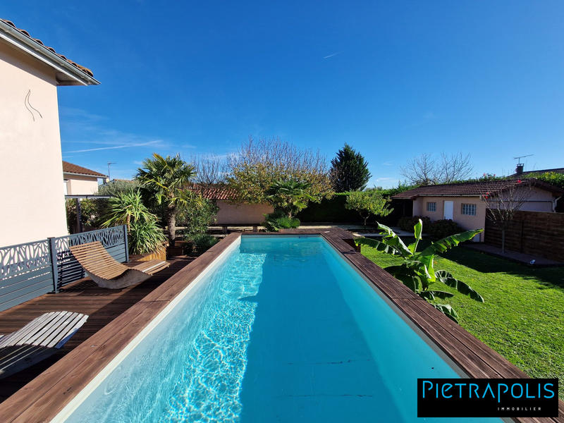 Maison traditionnelle - 171 m² - 5 pièces