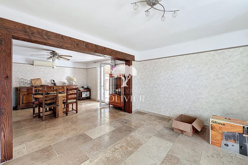 Maison - 200 m² - 8 pièces