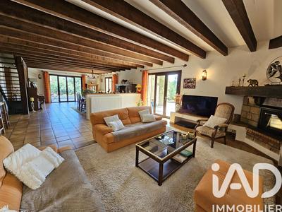 Maison - 202 m² - 6 pièces