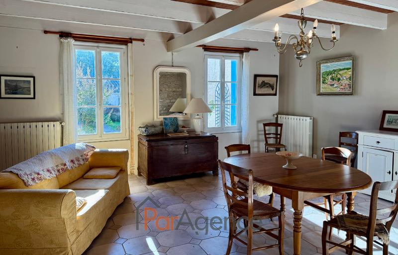 Maison - 241 m² - 8 pièces