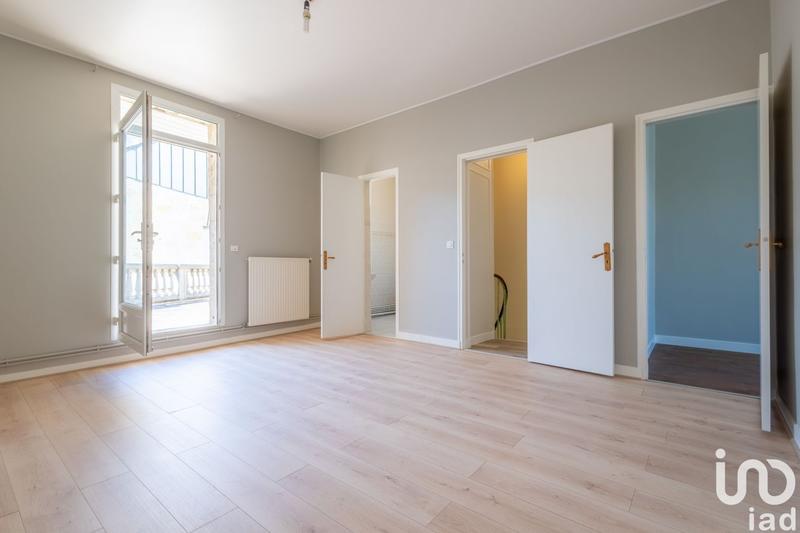 Maison - 205 m² - 7 pièces