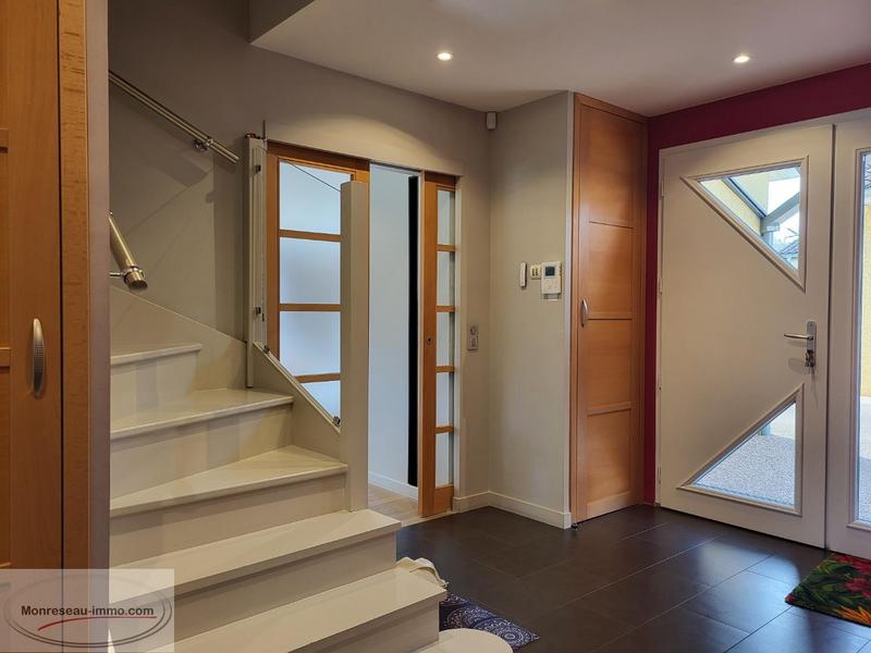 Propriété - 210 m² - 11 pièces