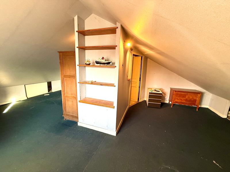 Maison - 210 m² - 5 pièces