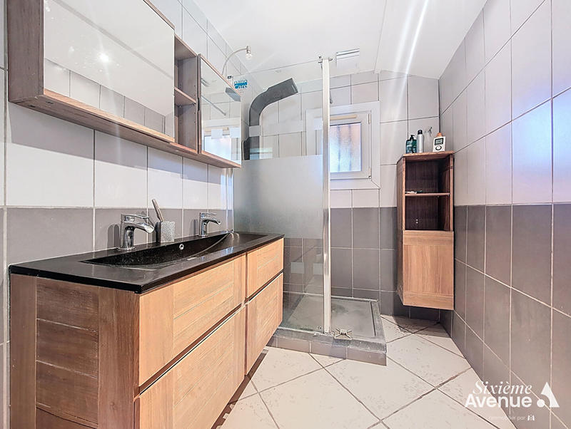 Maison - 142 m² - 7 pièces