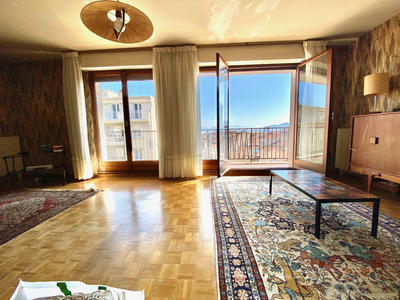 Appartement - 90 m² - 4 pièces