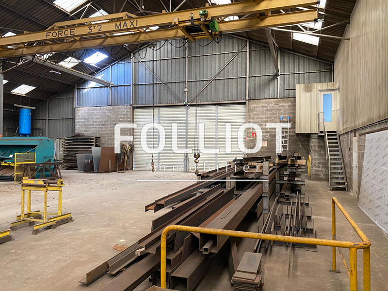 Local d'activité / Entrepôt - 1 700 m²